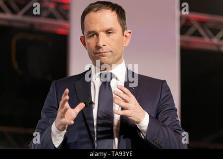 Paris, Frankreich. 26 Jan, 2017. Benoit Hamon, die sich für Treffen in Monreuil in der Nähe von Paris in Paris, Frankreich. Credit: Veronique Phitoussi/Alamy Stock Foto Stockfoto