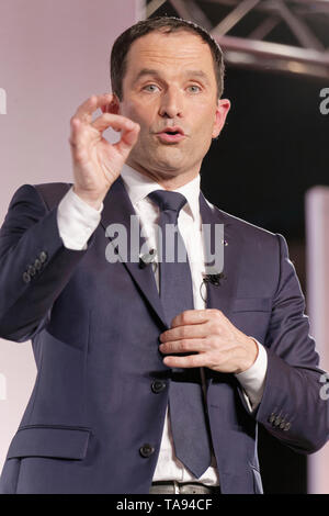 Paris, Frankreich. 26 Jan, 2017. Benoit Hamon, die sich für Treffen in Monreuil in der Nähe von Paris in Paris, Frankreich. Credit: Veronique Phitoussi/Alamy Stock Foto Stockfoto