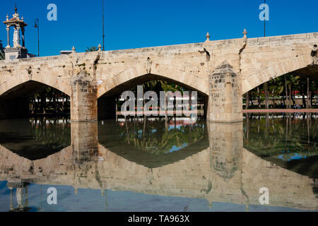 Valencia, Spanien. Februar 6, 2019. Meer Braut (Puente del Mar). Turia's Garten (Jardin de Turia) Stockfoto
