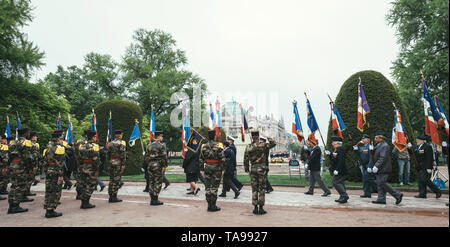 Straßburg, Frankreich - 8. Mai 2017: USA, deutsche Soldaten an der Zeremonie zu westlichen Alliierten des Zweiten Weltkriegs Sieg Waffenstillstand in Europa den Sieg über das nationalsozialistische Deutschland 1945 Mark Stockfoto