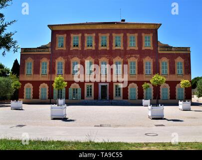 Nizza, Frankreich, 2018. Außenansicht des Matisse Museums in Cimiez. Quelle: Vuk Valcic / Alamy Stockfoto