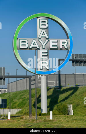 Die Bayerischen Kreuz am Flughafen Berlin Brandenburg "Willy Brandt" REP., Brandenburg, Deutschland', Bayer-Kreuz am Flughafen Berlin Brandenburg" Stockfoto