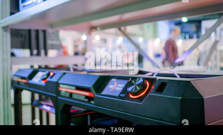 Automatische 3D Drucker die Maschine mit moderner Technik Ausstellung arbeiten Stockfoto