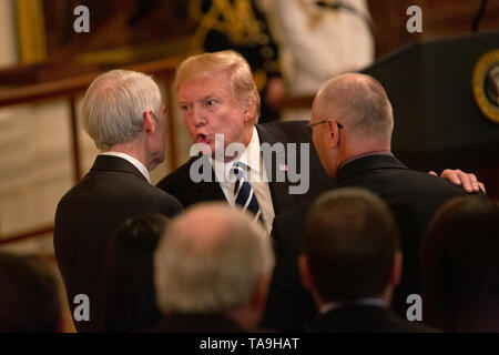 Präsidenten der Vereinigten Staaten Donald J. Trumpf spricht auf eine Medaille von Valor Zeremonie im East Room des Weißen Hauses in Washington, DC, USA, am 22. Mai 2019. Credit: Stefani Reynolds/CNP/MediaPunch Stockfoto
