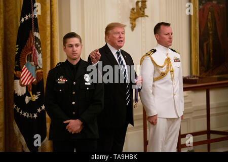 Präsidenten der Vereinigten Staaten Donald J. Trumpf spricht auf eine Medaille von Valor Zeremonie im East Room des Weißen Hauses in Washington, DC, USA, am 22. Mai 2019. Credit: Stefani Reynolds/CNP/MediaPunch Stockfoto