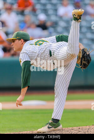 Oklahoma City, OK, USA. 22. Mai, 2019. Baylor Krug Ryan Leckich (10) liefert ein Pitch während der a2019 Phillips 66 Big 12 Baseball Meisterschaft erste runde Spiel zwischen dem Oklahoma Sooners und der Baylor Bären an Chickasaw Bricktown Ballpark in Oklahoma City, OK. Grau Siegel/CSM/Alamy leben Nachrichten Stockfoto