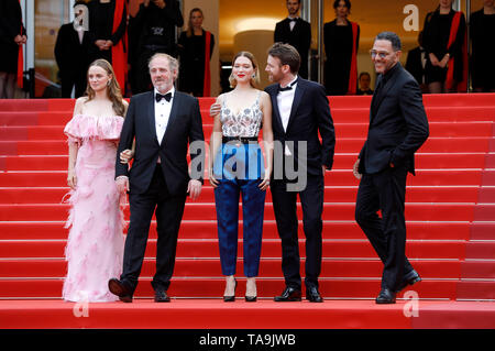 Cannes, Frankreich. 22. Mai, 2019. Sara Forestier, Arnaud Desplechin, Lea Seydoux, Antoine Reinartz und Roschdy Zem die Teilnahme an der "Roubaix, une Lumière/Oh Barmherzigkeit!" Premiere während der 72Nd Cannes Film Festival im Palais des Festivals am 22. Mai 2019 in Cannes, Frankreich Quelle: Geisler-Fotopress GmbH/Alamy leben Nachrichten Stockfoto