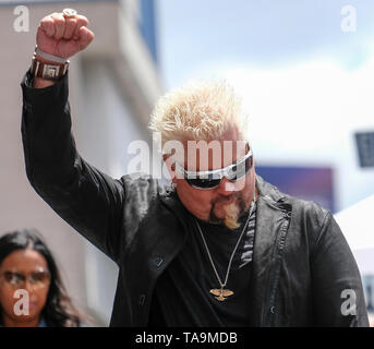 Los Angeles, USA. 22. Mai, 2019. Restaurateur Guy Fieri nimmt an seinem Hollywood Walk of Fame Star Zeremonie in Los Angeles, USA, 22. Mai 2019. Credit: Zhao Hanrong/Xinhua/Alamy leben Nachrichten Stockfoto