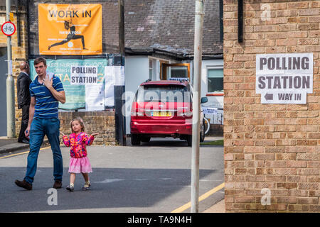 Battersea, London, UK. 23. Mai 2019. Abstimmung des Europäischen Parlaments in den Wahllokalen in Kindergärten in Battersea, SW London. Credit: Guy Bell/Alamy leben Nachrichten Stockfoto