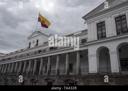 Gebaut von 1570 Carondelet Palast im historischen Viertel von Quito ist heute der Sitz der Regierung der Republik Ecuador. Stockfoto