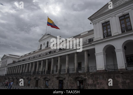 Gebaut von 1570 Carondelet Palast im historischen Viertel von Quito ist heute der Sitz der Regierung der Republik Ecuador. Stockfoto