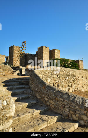 Das Schloss von Trujillo, die auf der 9. bis 12. Jahrhundert steht auf dem höchsten Punkt der Stadt. Es wurde über die Reste einer alten maurischen angehoben Stockfoto