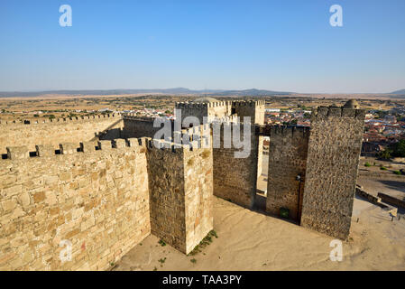 Das Schloss von Trujillo, die auf der 9. bis 12. Jahrhundert steht auf dem höchsten Punkt der Stadt. Es wurde über die Reste einer alten maurischen angehoben Stockfoto