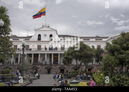 Gebaut von 1570 Carondelet Palast im historischen Viertel von Quito ist heute der Sitz der Regierung der Republik Ecuador. Stockfoto