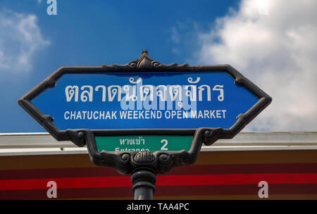 BANGKOK, THAILAND Februar 3, 2019 - (Jatujak) Chatuchak Weekend Market Schild, einer der größte Markt in Asien und der Welt in Bangkok, Thailan Stockfoto