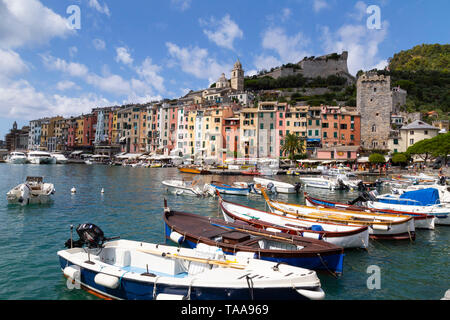 Portovenere o Porto Venere es un Municipio italiano de 3.990 habitantes de la Provincia de La Spezia. Se encuentra en la Costa de Ligurien, sobre el m Stockfoto