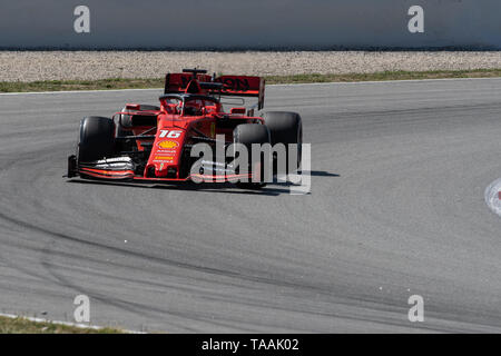 Barcelona, Spanien. 14. Mai, 2019 - Charles Leclerc von Monaco 16 der Scuderia Ferrari auf der Strecke in F1 2019 Test am Circuit de Catalunya. Stockfoto