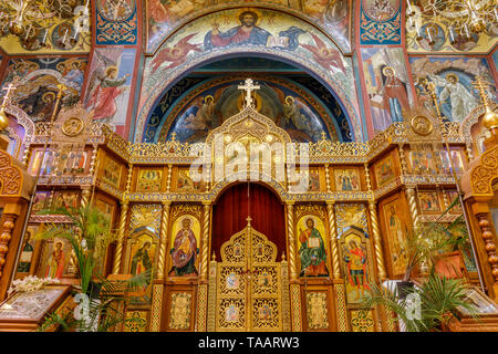 San Francisco, Kalifornien - 19. Mai, 2019: Der Altar der Heiligen Jungfrau Kathedrale. Stockfoto