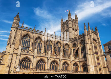 Die Abteikirche von St. Peter und Paul, Badewanne, gemeinhin als die Abtei von Bath, Somerset England UK bekannt. Stockfoto