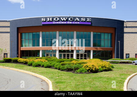 Showcase Cinema De Lux in Stoughton, Massachusetts, USA von nationalen Vergnügungen im Besitz mit Theatern in den USA, Großbritannien, Brasilien und Argentinien Stockfoto