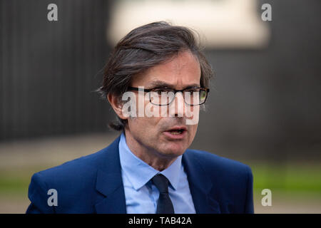 ITV Nachrichten politischer Herausgeber Robert Peston in Downing Street, London. Stockfoto