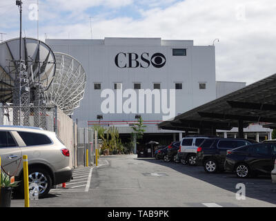 Los Angeles, CA/USA - 29. April 2019: Die CBS "Auge" Logo ist auf ein Gebäude am Fernsehen Stadt studio Komplexe gezeigt. Stockfoto