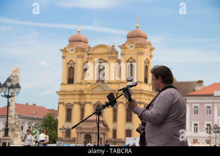 Straßenmusiker (Guitar Player) auf den Straßen von Timisoara (Rumänien) Stockfoto