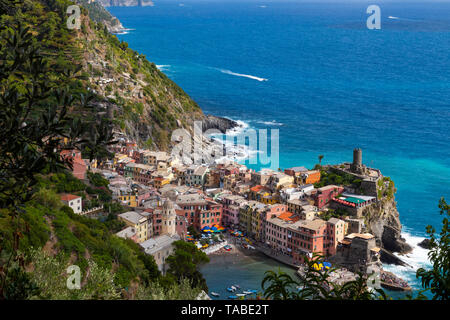 Vernazza ist eine Gemeinde in der Provinz von La Spezia, Ligurien, nordwestlichen Italien. Es ist eines der fünf Städte, die die Cinque machen Stockfoto