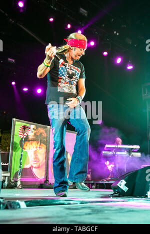 Indio, Kalifornien, April 26, 2019, Bret Michaels Band auf der Bühne zu einem energetischen Menge an Tag 1 der Stagecoach Country Music Festival. Stockfoto