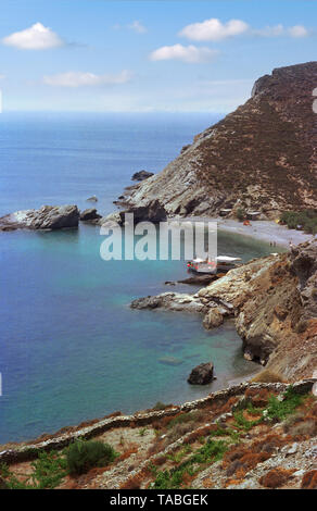 Ayios Nikolaos Beach in der Nähe von Agkali, Folegandros, Griechenland Stockfoto