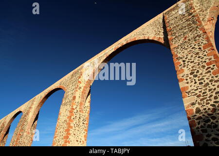 Los Arcos in Santiago de Querétaro, Aquädukt. Calzada de los Arcos. Querétaro, Mexiko. Stockfoto