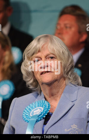 Ann Widdecombe Adressierung der Brexit Party Rally in London Olympia am 21. Mai 2019 vor den europäischen Wahlen Abstimmung am 23. Mai Stockfoto