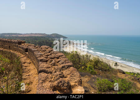 Anjuna, Goa/Indien - 04 03 2019, schöne Anjuna Beach im Norden von Goa, Indien. Beliebte strand ferien Destination in Goa. Stockfoto