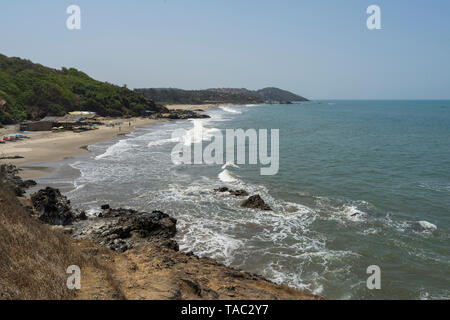 Anjuna, Goa/Indien - 04 03 2019, schöne Anjuna Beach im Norden von Goa, Indien. Beliebte strand ferien Destination in Goa. Stockfoto