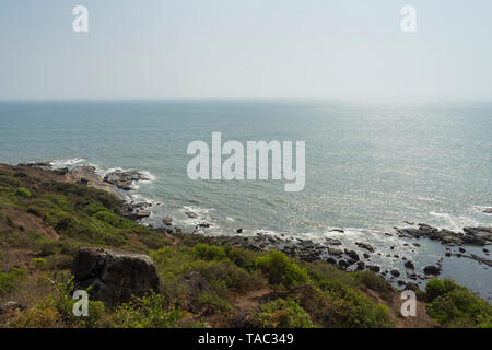 Anjuna, Goa/Indien - 04 03 2019, schöne Anjuna Beach im Norden von Goa, Indien. Beliebte strand ferien Destination in Goa. Stockfoto