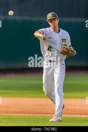 Oklahoma City, OK, USA. 22. Mai, 2019. Baylor infielder Nick Loftin (2) Während einer2019 Phillips 66 Big 12 Baseball Meisterschaft erste runde Spiel zwischen dem Oklahoma Sooners und der Baylor Bären an Chickasaw Bricktown Ballpark in Oklahoma City, OK. Grau Siegel/CSM/Alamy leben Nachrichten Stockfoto