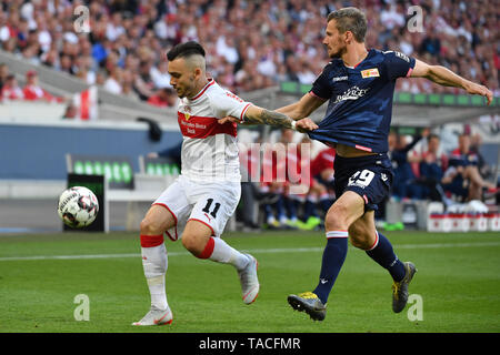 Stuttgart, Deutschland. 23 Mai, 2019. v. li: Anastasios DONIS (VFB Stuttgart), Aktion, Duelle gegen Michael Parensen (Union Berlin), Fußball 1. Bundesliga relegation, VFB Stuttgart-Union Berlin 2-2 am 23.05.2019 in Stuttgart/Deutschland. MERCEDES BENZ ARENA. DFL BESTIMMUNGEN VERBIETEN DIE VERWENDUNG DER FOTOGRAFIE ALS BILD-SEQUENZEN UND/ODER QUASI-VIDEO. | Verwendung der weltweiten Kredit: dpa/Alamy leben Nachrichten Stockfoto