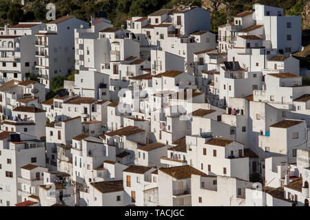 Casares, Andalusien, Spanien. 13. Mai, 2019. Casares Dorf in der Provinz Malaga, Andalusien, Spanien. Credit: Jordi Boixareu/ZUMA Draht/Alamy leben Nachrichten Stockfoto