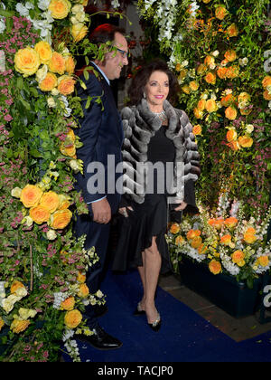 Joan Collins und Percy Gibson beschmutzt bei 50 Jahr Jubiläum Party's Tramp in Mayfair, London anreisen. 23. MAI 2019. Credit: Matrix/MediaPunch *** FÜR NUR USA *** Stockfoto