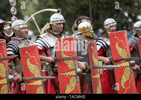 Ermine Street Guard zeigen kaiserliche römische Armee in Wrest Park, England Stockfoto