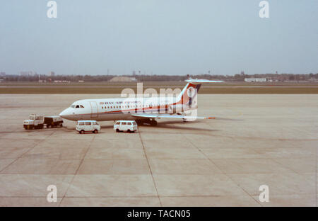 Dan-Air London BAC 1-11-414 Z.B. Flugzeugen auf der Rollbahn am Flughafen Berlin Tegel (TXL) ca. 1985, Berlin, Deutschland, Europa - Archiv Bild gewartet Stockfoto