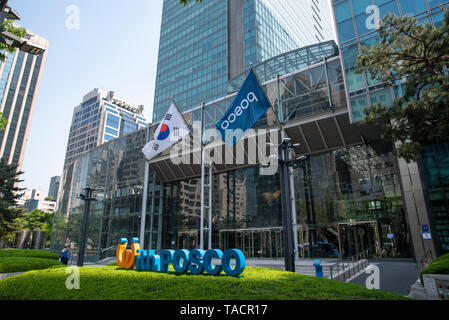SEOUL, Südkorea - Mai, 2019: POSCO Center; Gegründet 1995, POSCO Center ist in Daechi-dong, Gangnam-gu, Seoul. Stockfoto