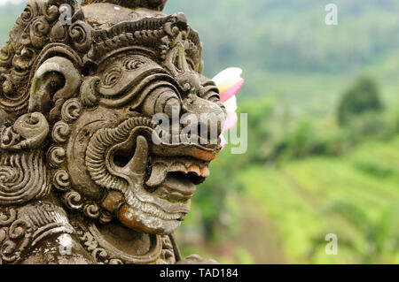 Indonesien - alte hinduistische Architektur auf der Insel Bali Stockfoto