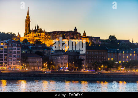 Ungarn, Budapest, Blick auf die Stadt in der Dämmerung Stockfoto