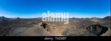Spanien, Kanarische Inseln, Lanzarote, Timanfaya Nationalpark, Cuervo und Montana de las Lapas Stockfoto