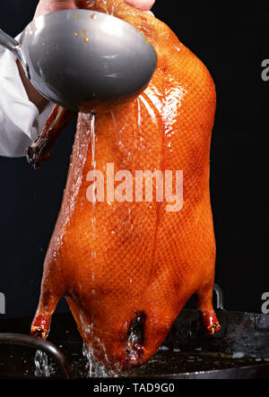 Lecker gebratene Ente typische asiatische Lebensmittel Stockfoto