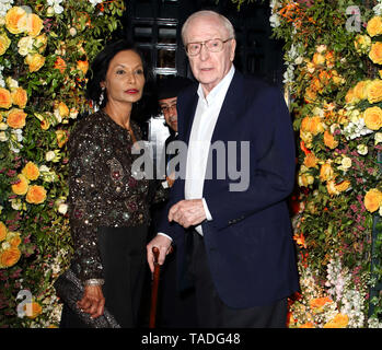 Sir Michael Caine und Shakira Caine während der Tramp Nachtclub 50. Jahrestag Partei, Jermyn Street gesehen. Stockfoto