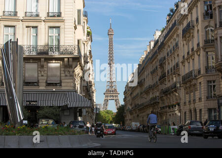 Paris (Frankreich), 16. Arrondissement (Bezirk): Òplace de MexicoÓ Square. Im Hintergrund, der Eiffelturm Stockfoto