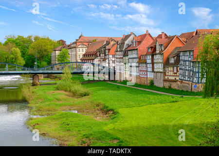 Deutschland, Rotenburg an der Fulda, Fulda Riverside mit den alten Fulda Brücke Stockfoto