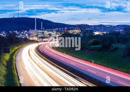 Deutschland, Badenwurttemberg, leichte Wanderwege auf der Bundesstraße in der Nähe von Unterturkheim Stockfoto